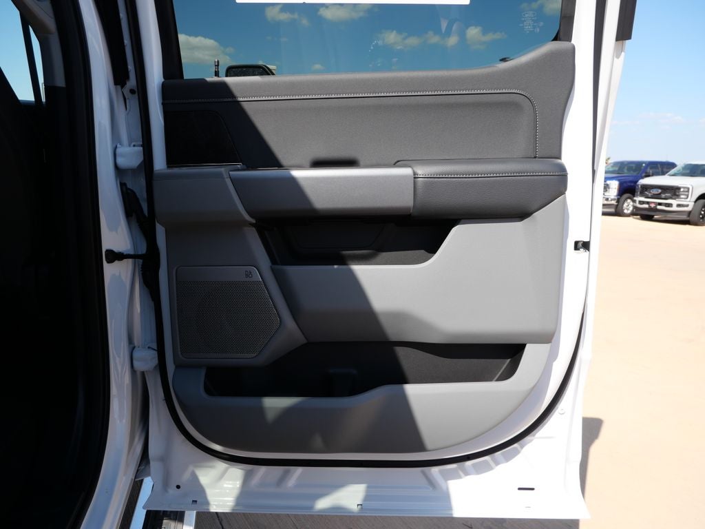 2027 Ford F-350SD XLT DRW