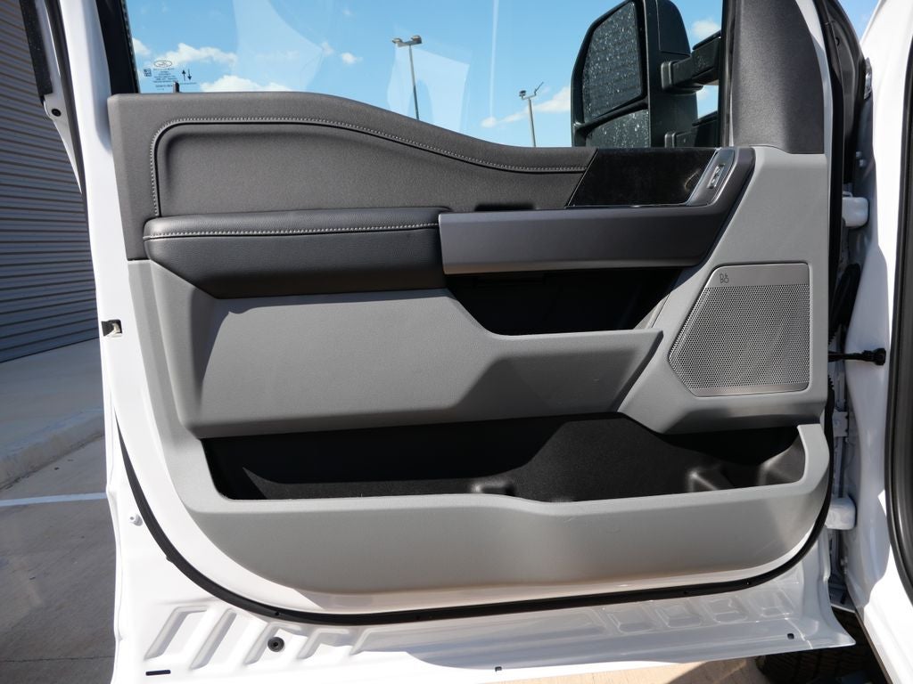 2027 Ford F-350SD XLT DRW