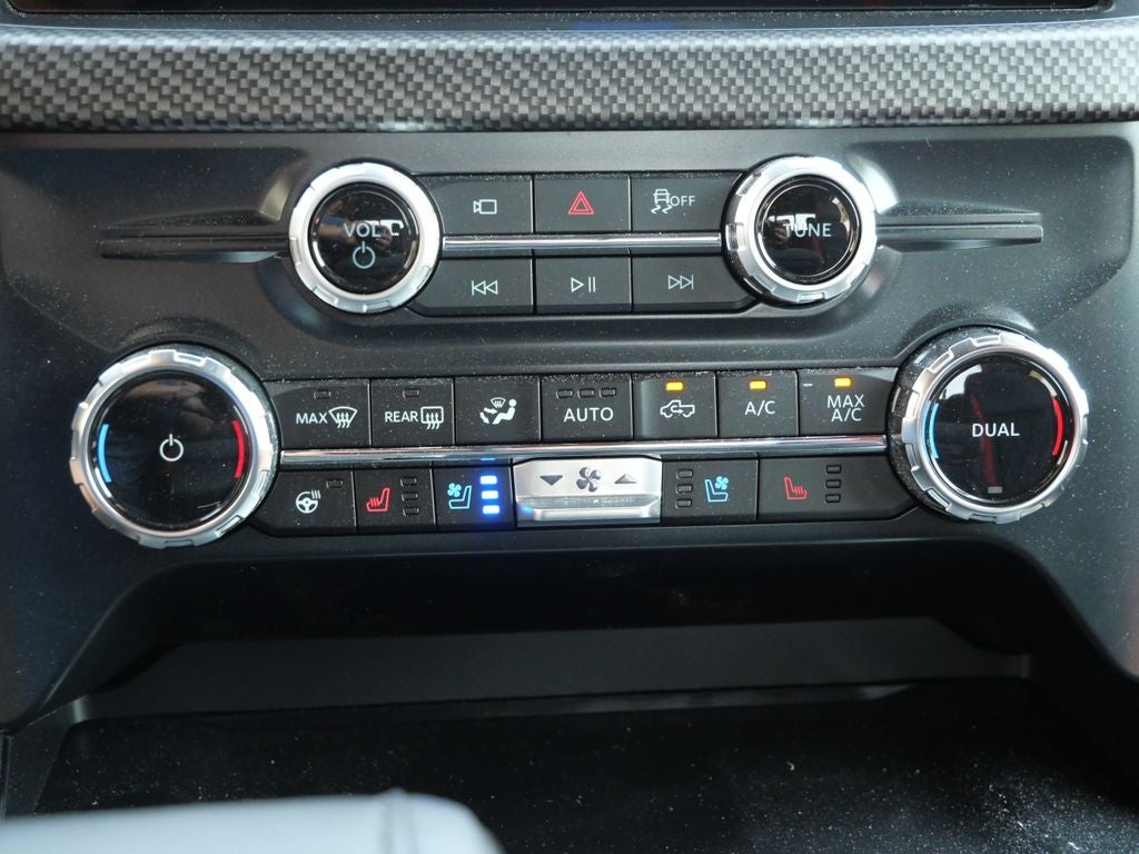 2026 Ford F-150 Lariat Black Widow SR 810