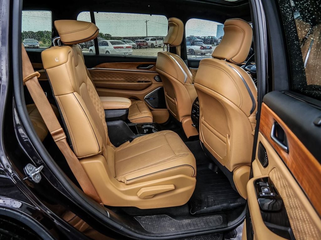 2022 Jeep Grand Cherokee L Summit
