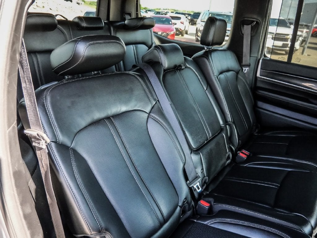 2023 Jeep Wagoneer Base