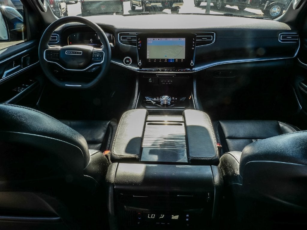 2023 Jeep Wagoneer Base