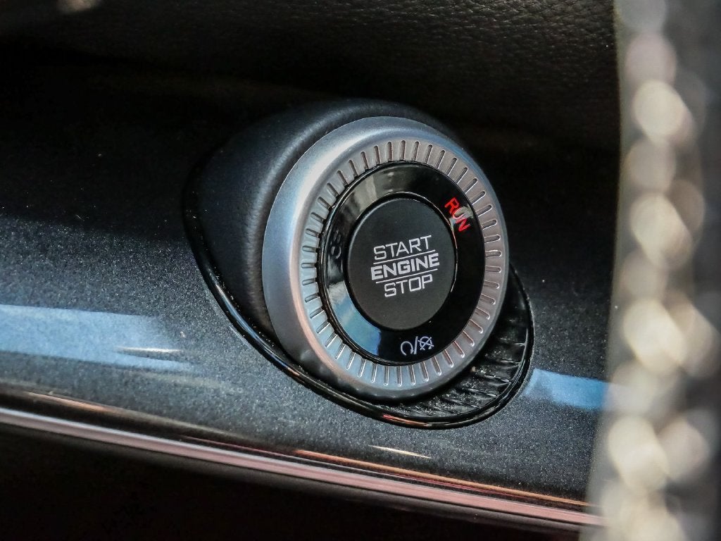 2023 Jeep Wagoneer Base