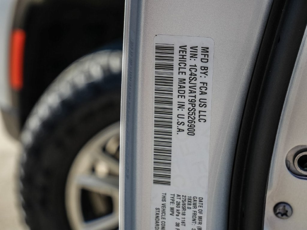 2023 Jeep Wagoneer Base