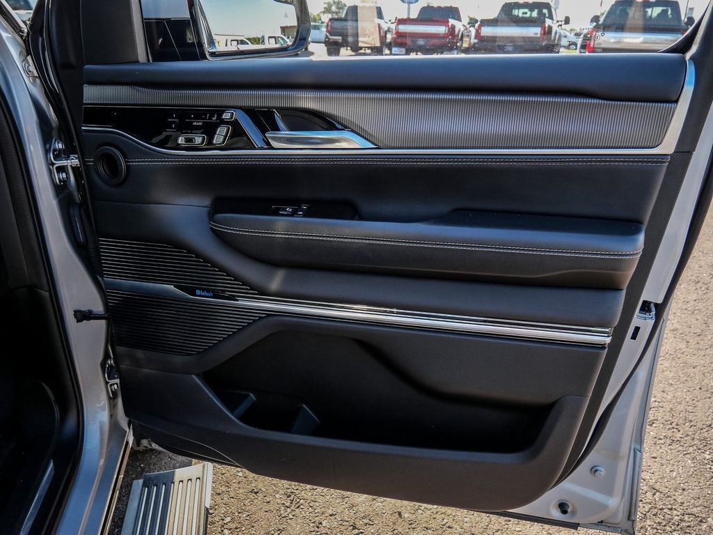 2022 Jeep Grand Wagoneer Series II