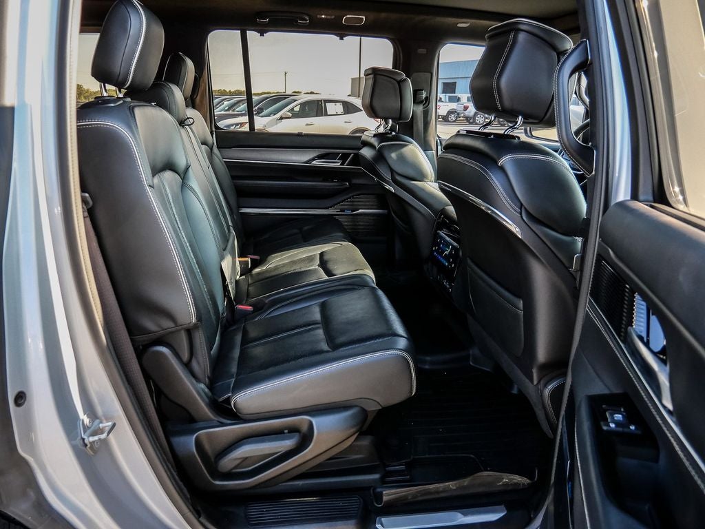 2022 Jeep Grand Wagoneer Series II