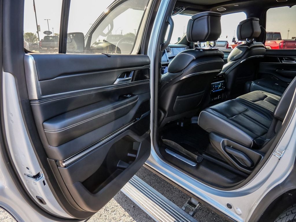 2022 Jeep Grand Wagoneer Series II