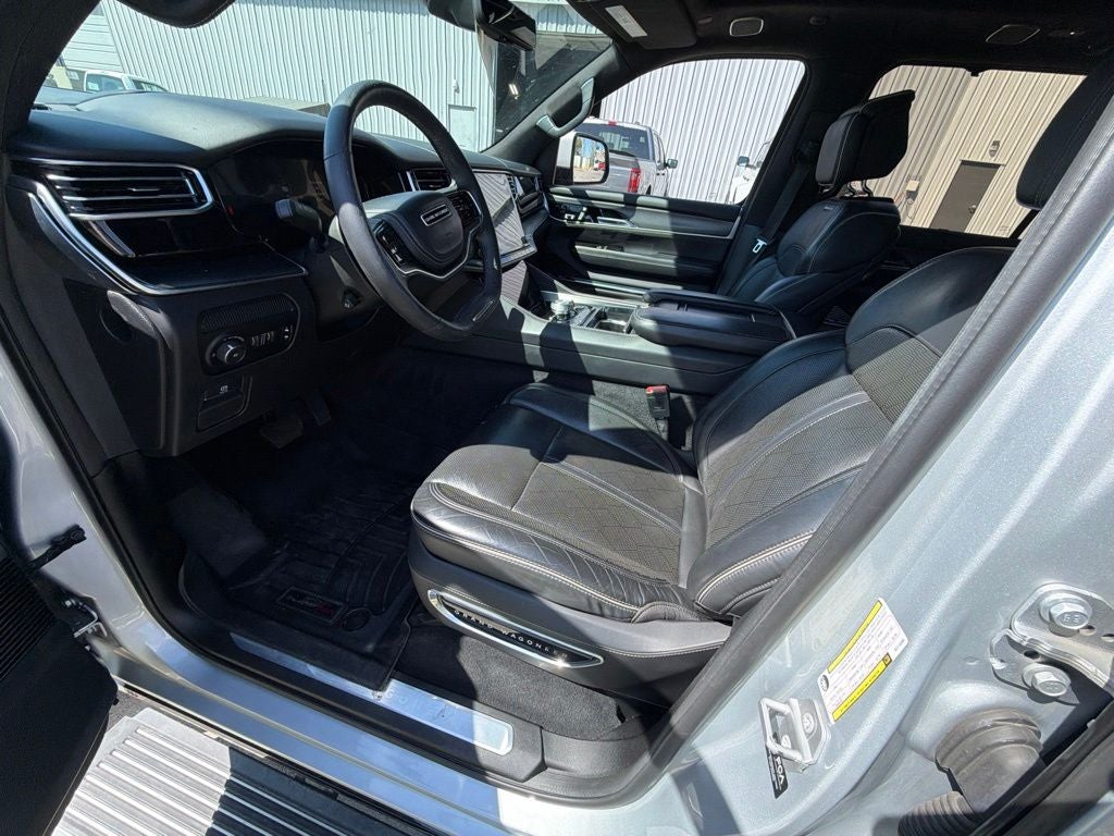 2022 Jeep Grand Wagoneer Series II OBSIDIAN