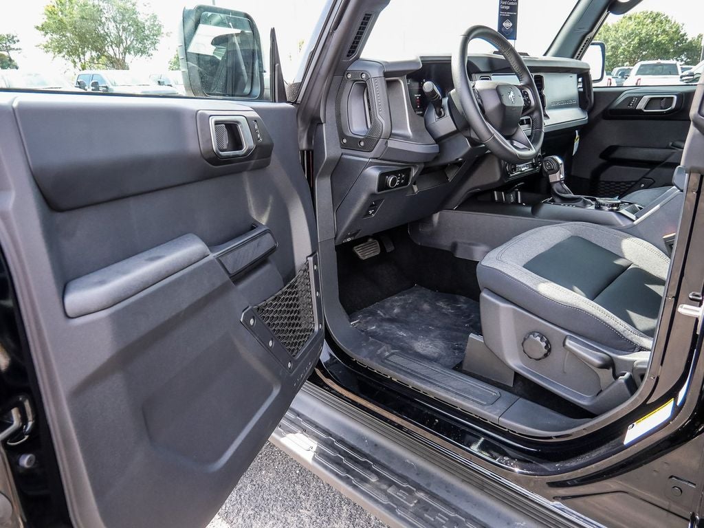 2026 Ford Bronco Big Bend Matte Black Package