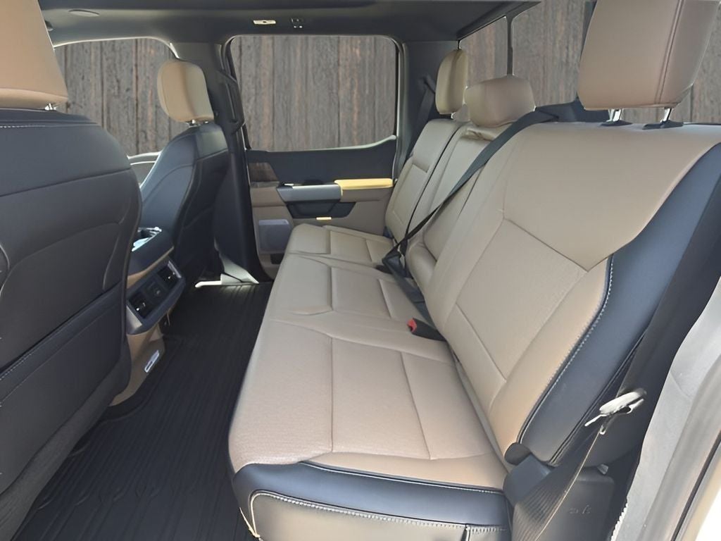2026 Ford F-350SD Lariat DRW
