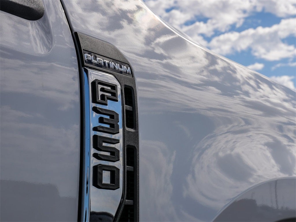 2026 Ford F-350SD Platinum DRW