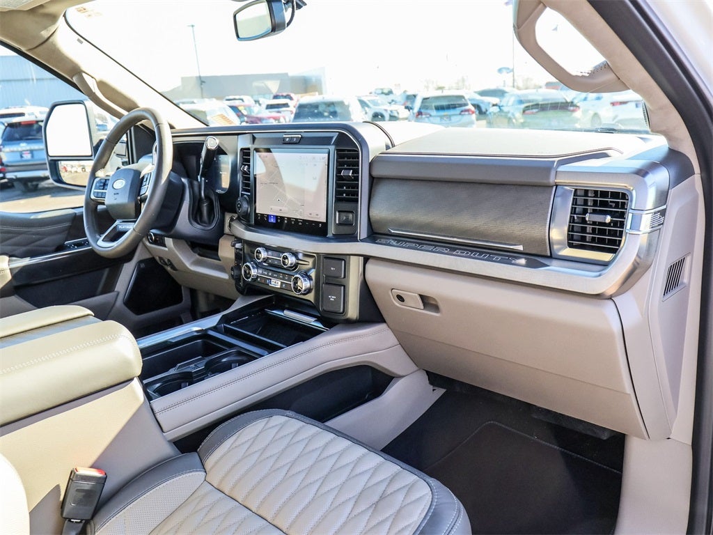 2025 Ford F-350SD Platinum FX4 DRW