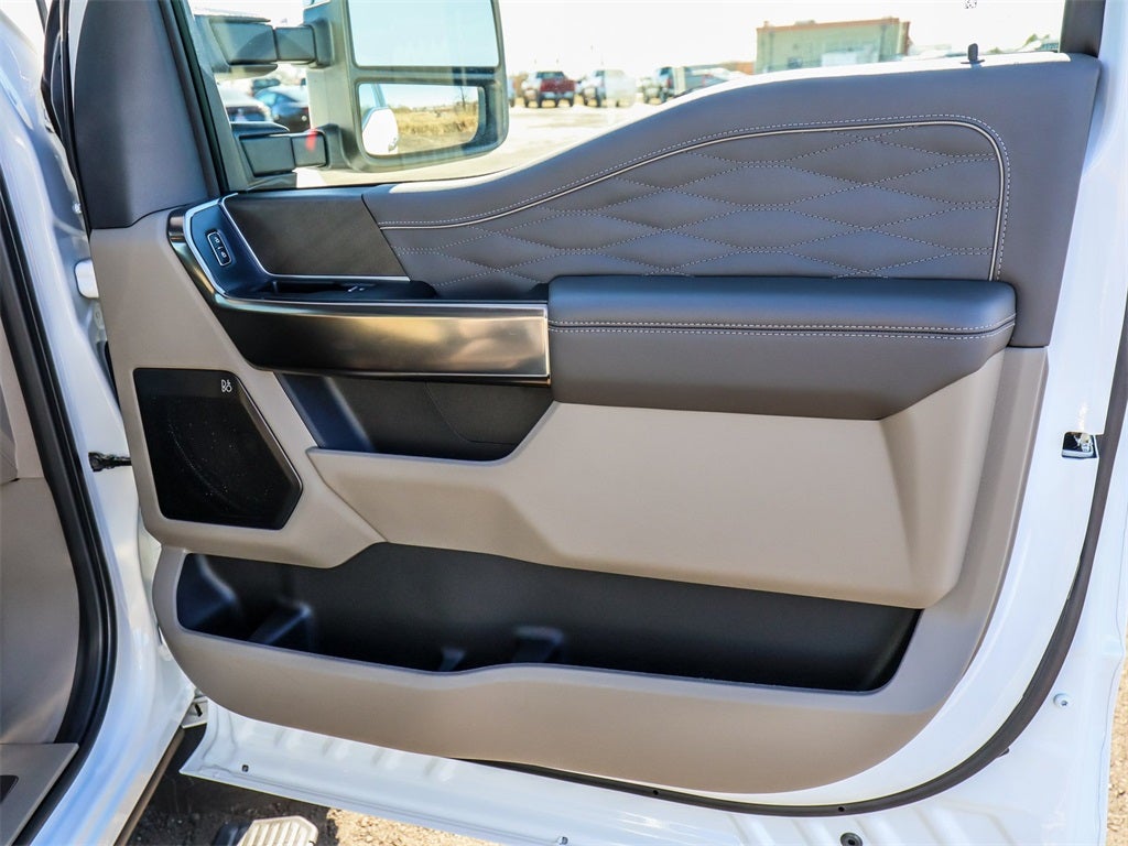 2025 Ford F-350SD Platinum FX4 DRW