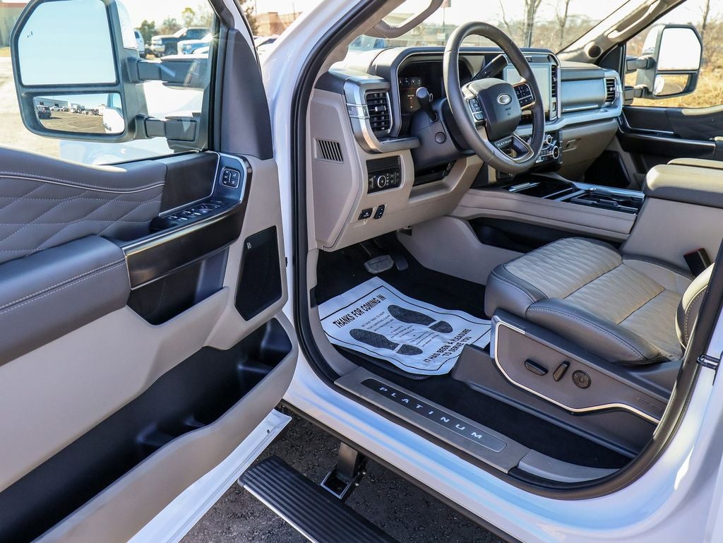 2025 Ford F-350SD Platinum FX4 DRW