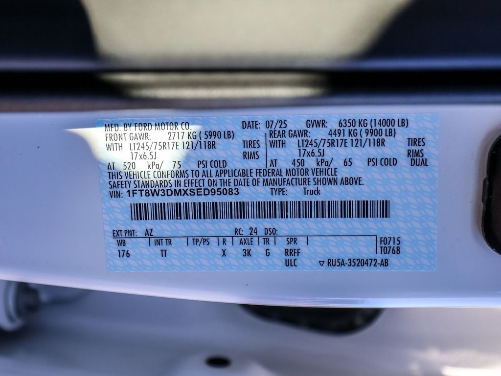 2025 Ford F-350SD Platinum FX4 DRW