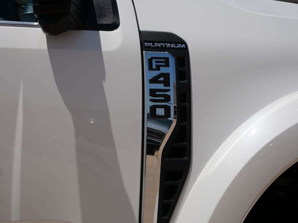 2026 Ford F-450SD Platinum DRW