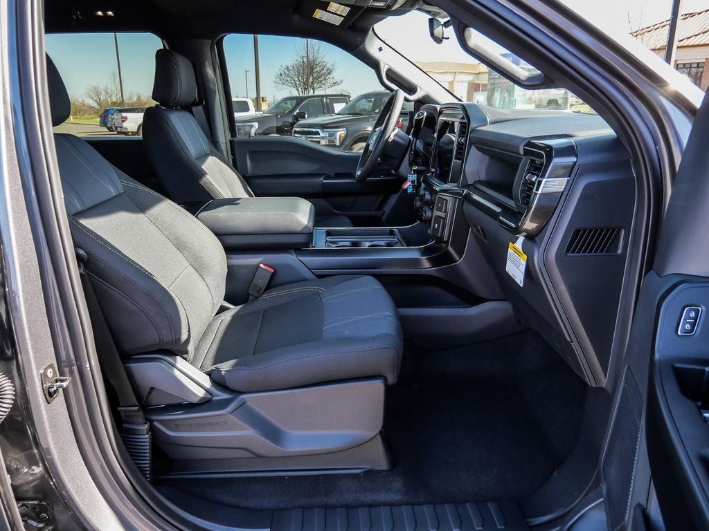 2025 Ford F-150 STX Lobo