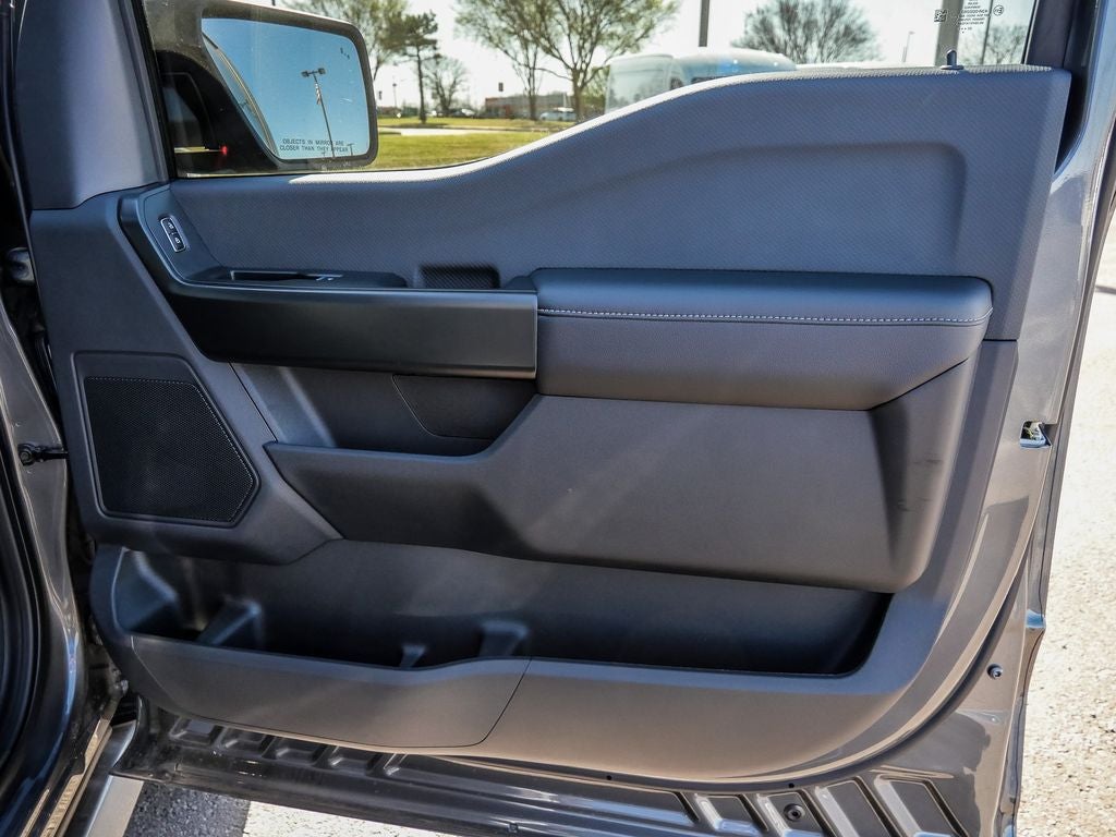 2025 Ford F-150 STX Lobo