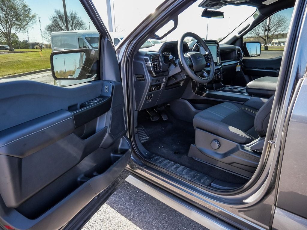 2025 Ford F-150 STX Lobo
