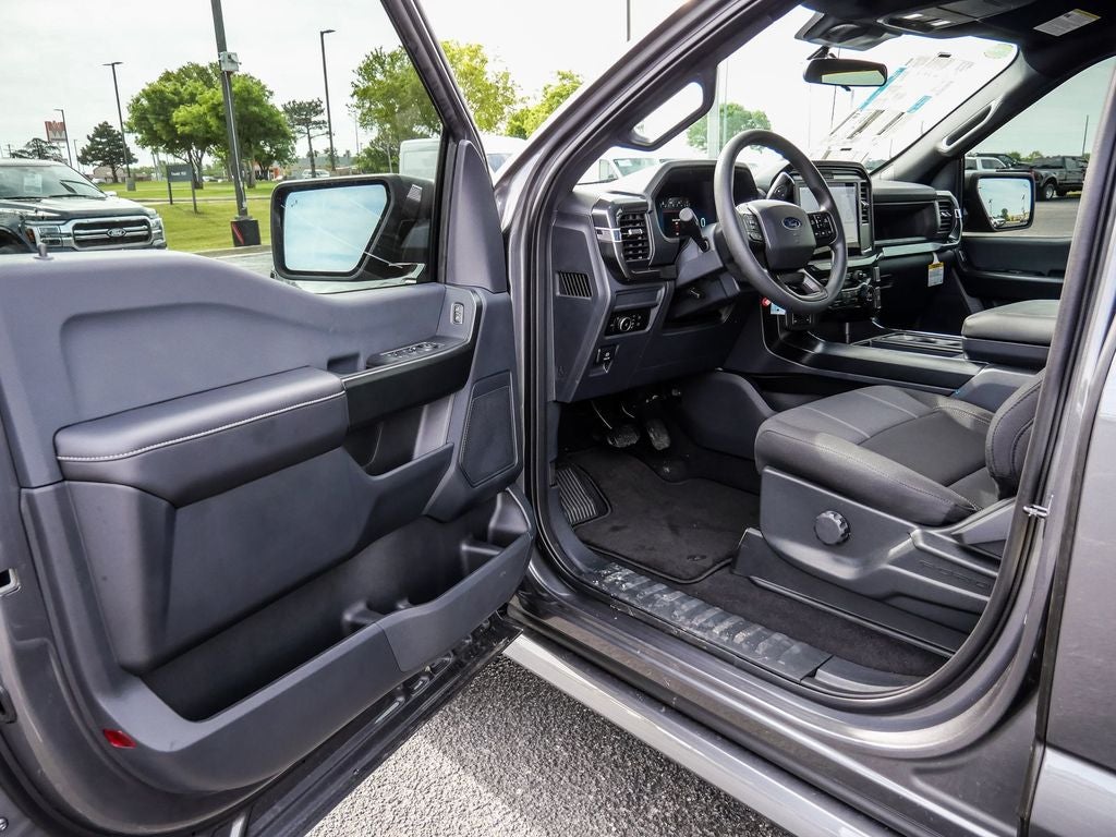 2026 Ford F-150 STX Lobo