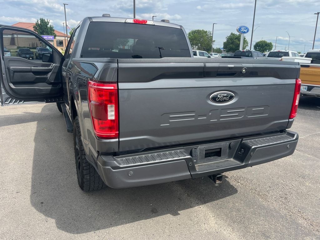 2022 Ford F-150 XLT 5.0 L V8
