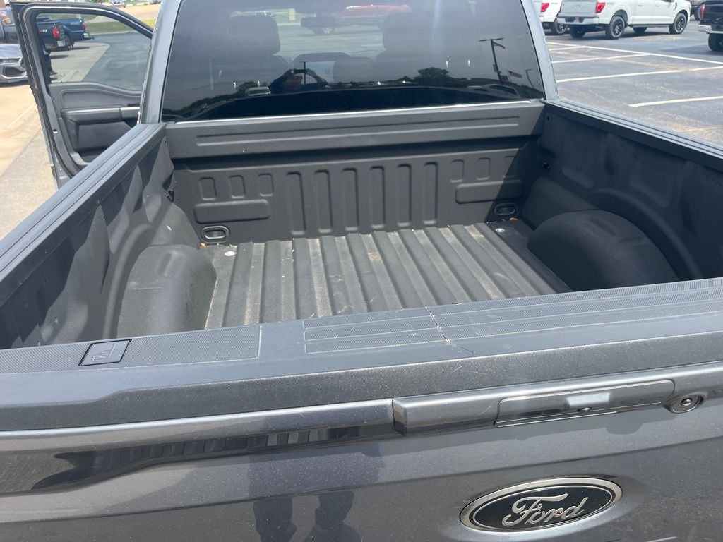 2022 Ford F-150 XLT 5.0 L V8
