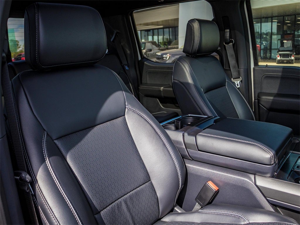 2025 Ford F-150 Lariat Custom