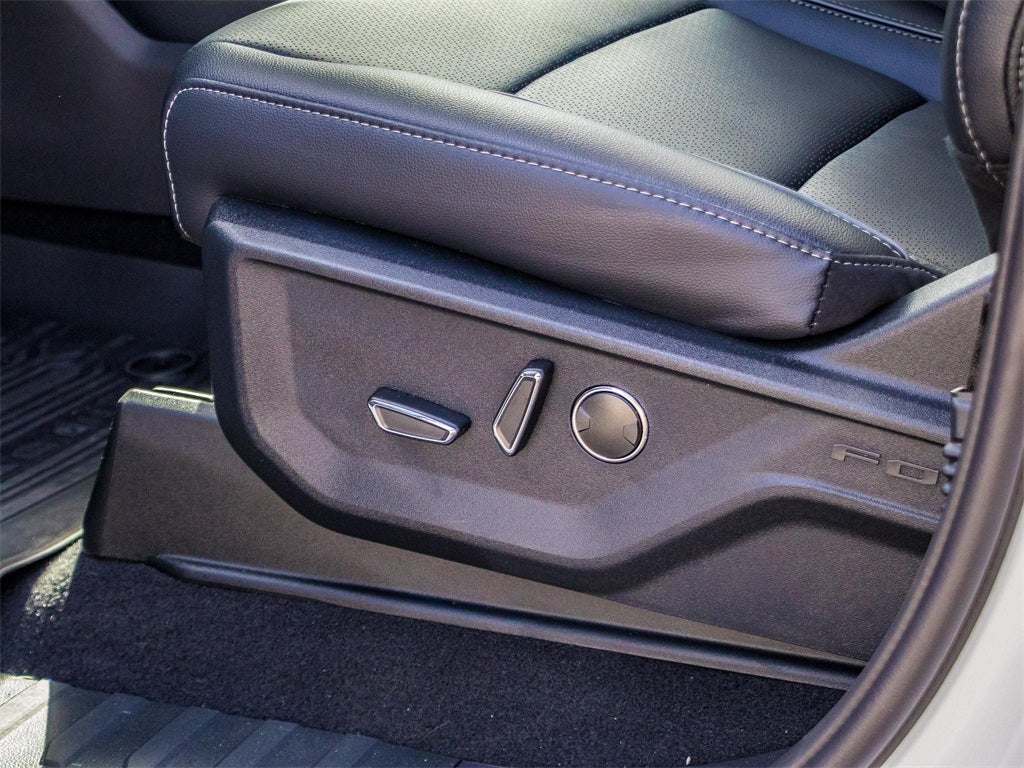 2025 Ford F-150 Lariat Custom