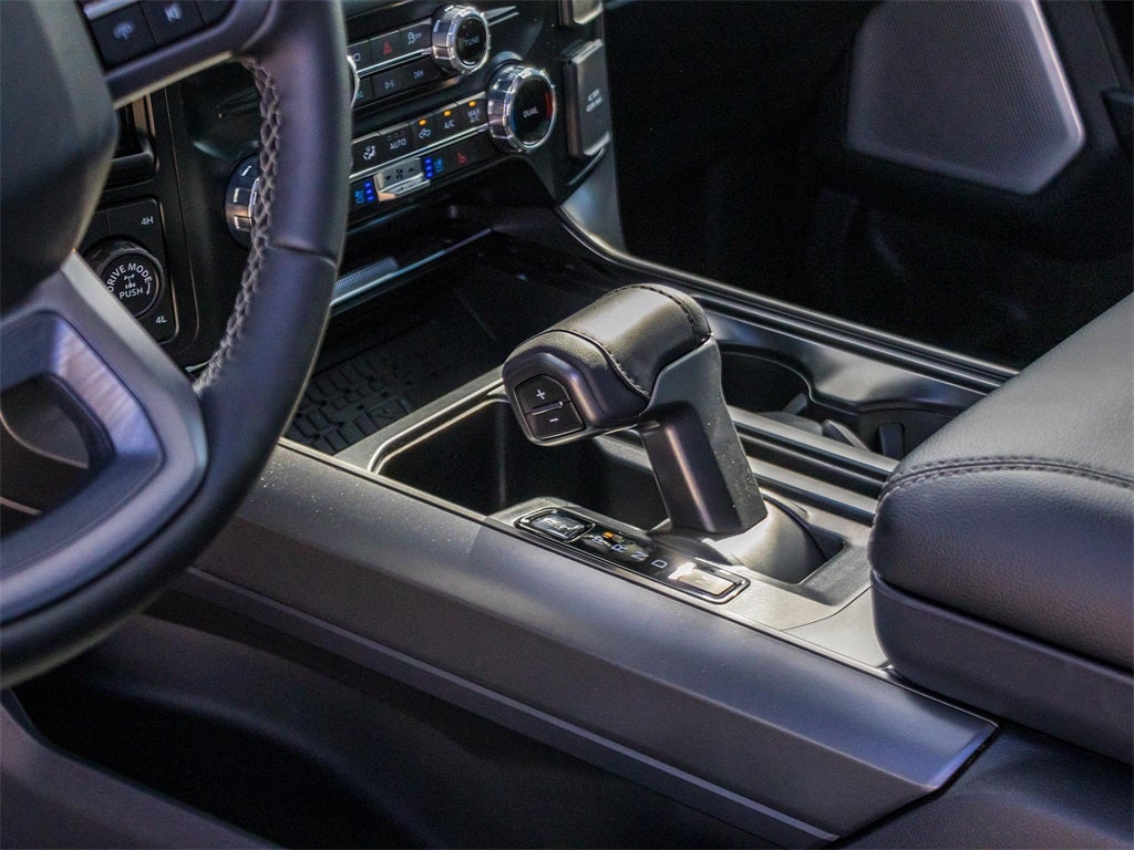 2025 Ford F-150 Lariat Custom