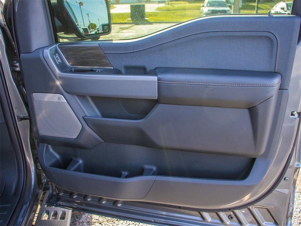 2025 Ford F-150 Lariat Custom