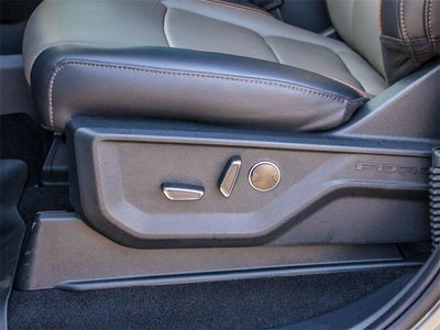 2025 Ford F-150 Lariat Custom