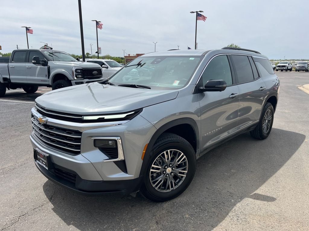 2024 Chevrolet Traverse LT