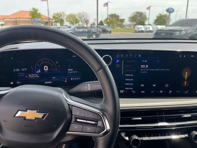 2024 Chevrolet Traverse LT