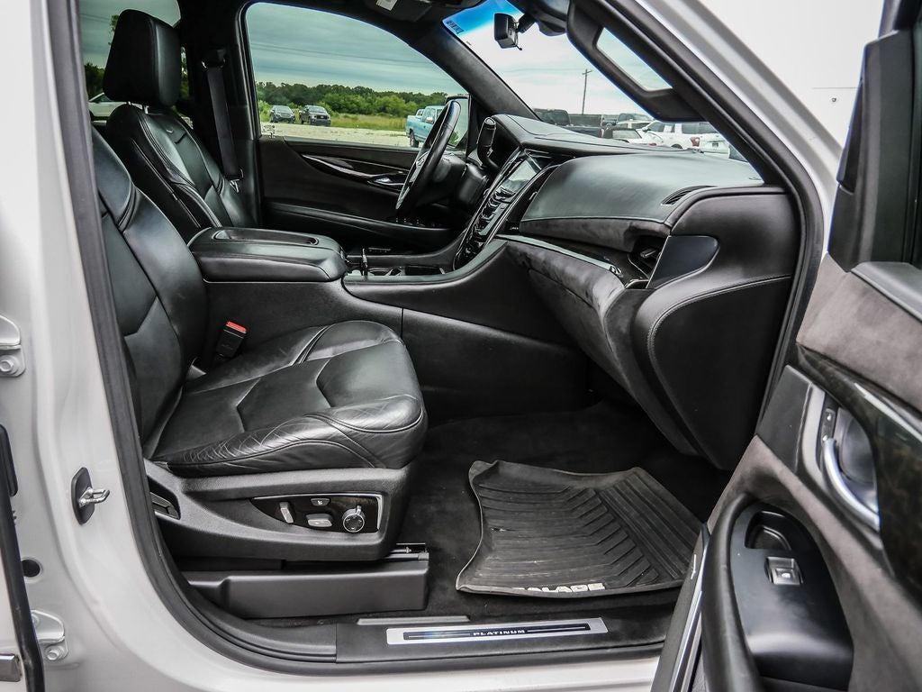 2017 Cadillac Escalade Platinum Edition