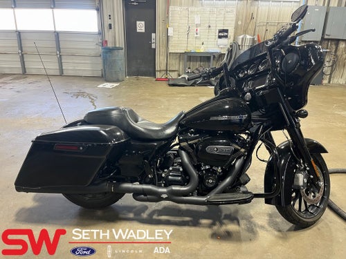 2018 Harley-Davidson Street Glide Base