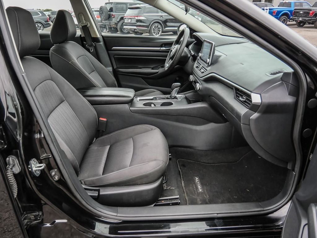2022 Nissan Altima 2.5 SV
