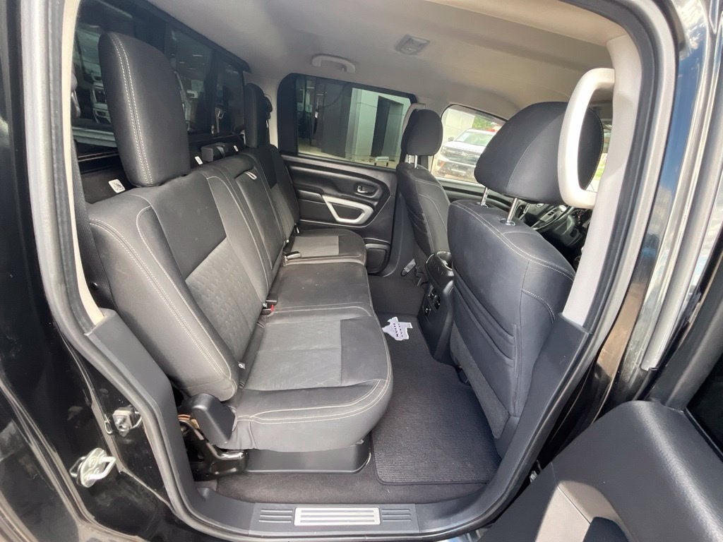 2017 Nissan Titan SV
