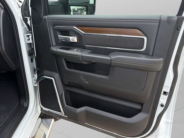 2024 RAM 3500 Laramie DRW