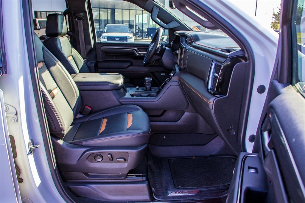 2023 GMC Sierra 1500 AT4 Black Widow Edition