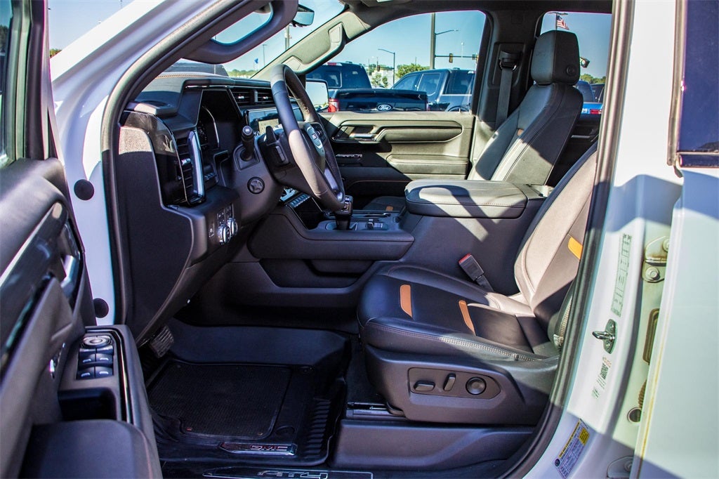 2023 GMC Sierra 1500 AT4 Black Widow Edition