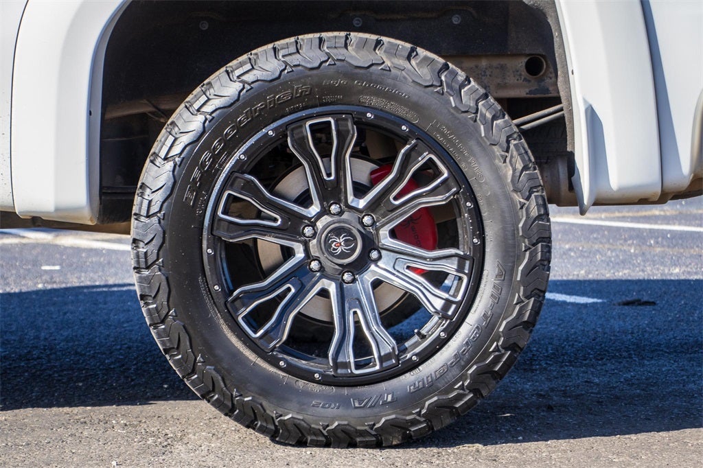 2023 GMC Sierra 1500 AT4 Black Widow Edition