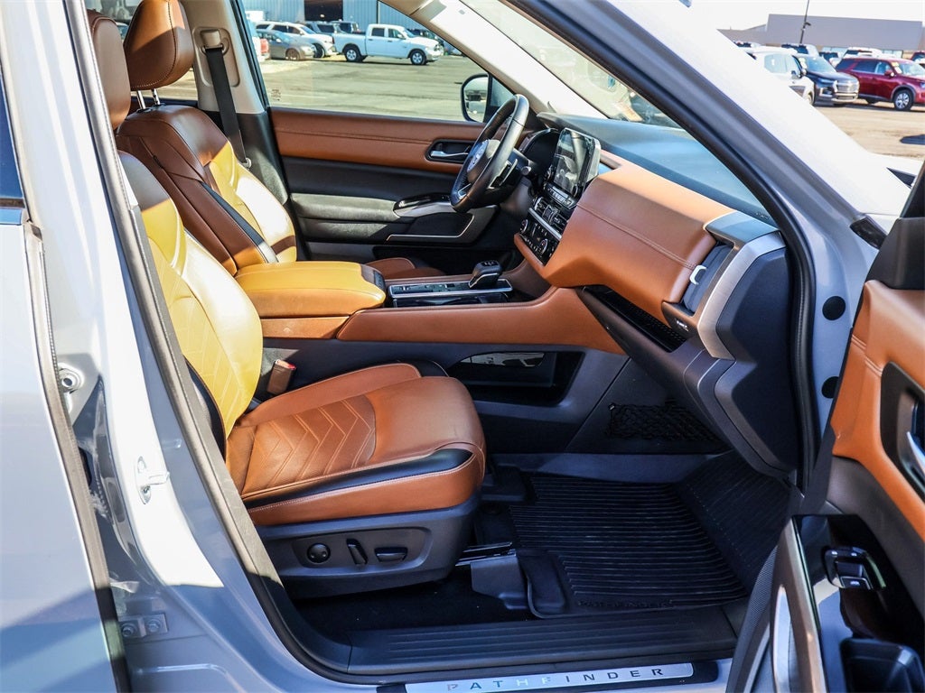 2023 Nissan Pathfinder Platinum