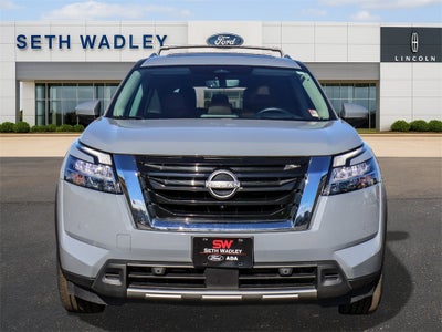2023 Nissan Pathfinder Platinum