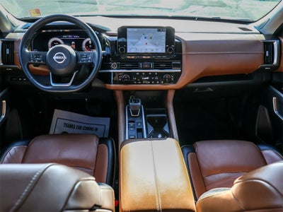 2023 Nissan Pathfinder Platinum