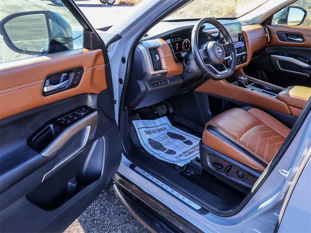 2023 Nissan Pathfinder Platinum