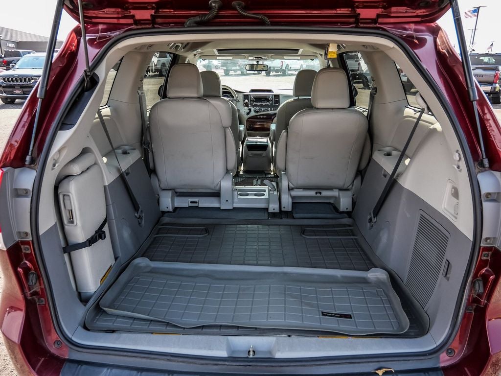 2012 Toyota Sienna XLE 8 Passenger
