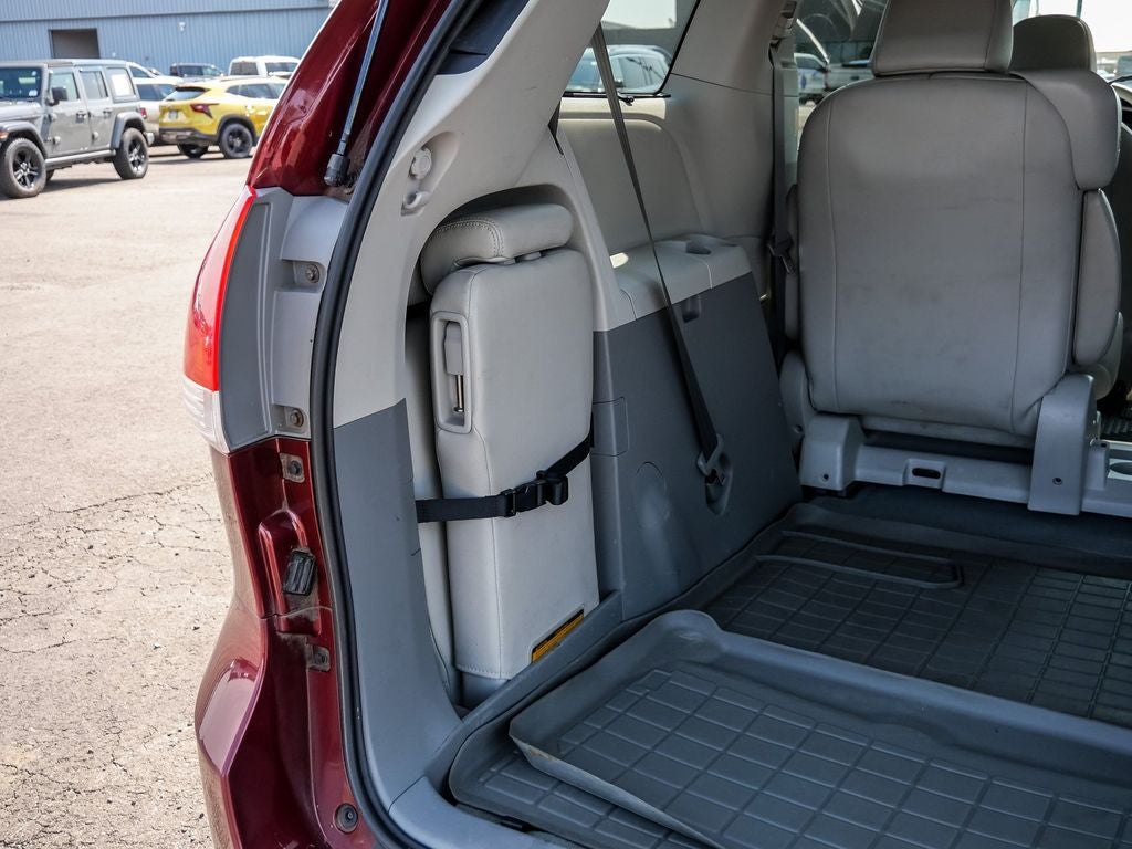 2012 Toyota Sienna XLE 8 Passenger