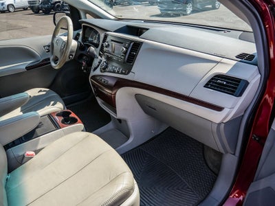 2012 Toyota Sienna XLE 8 Passenger