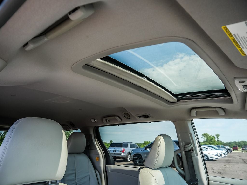2012 Toyota Sienna XLE 8 Passenger