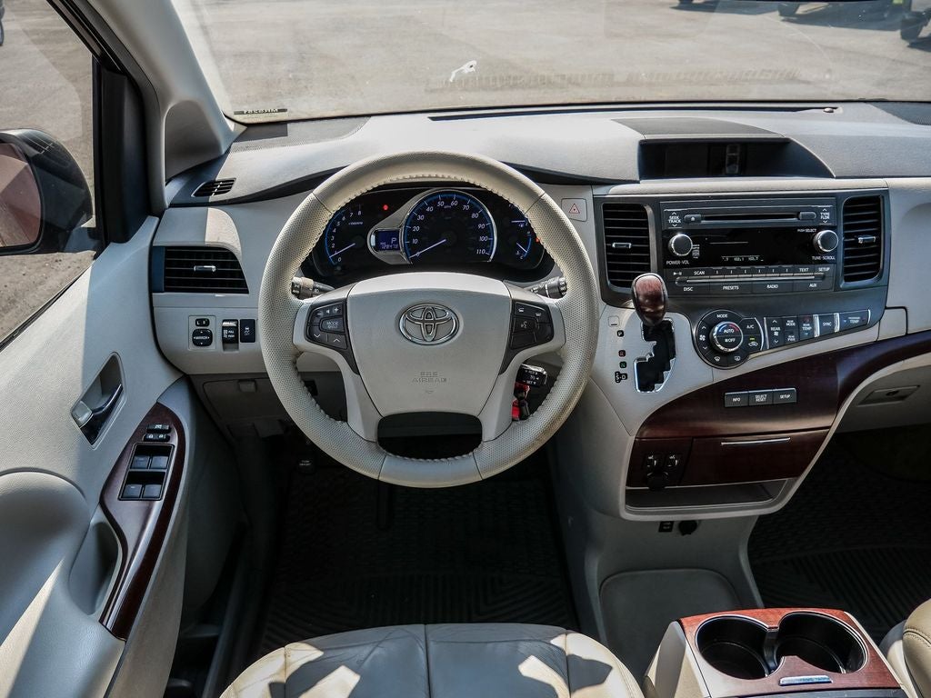 2012 Toyota Sienna XLE 8 Passenger